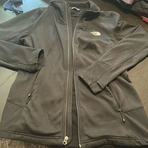 42. Women’s Northface